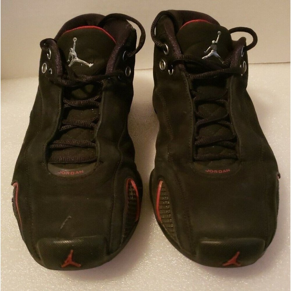 2006 Nike Air Jordan's Low Bred Suede 313529-002 Size 8.5. Pre-Owned.